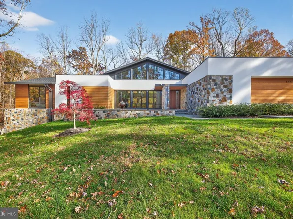 11013 Riverwood Dr, Potomac, MD 20854