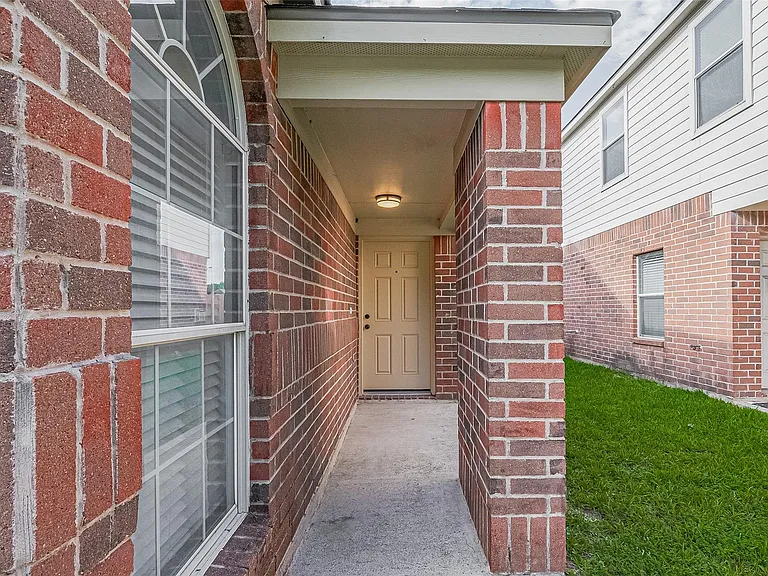 12230 Hawthorne Hill Cir — Photo 4