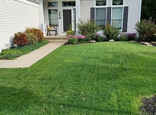 17749 Woodcreek Ln, Spring Lake, MI 49456