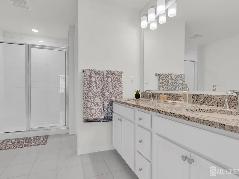 731 Station Rd — Photo 23
