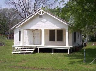 106 NE 2nd St, Kingston, OK 73439