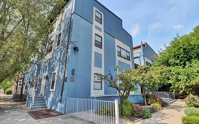 Sold by Verdel Real Estate | media 9