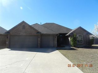 718 Tasha Cir, Moore, OK 73160