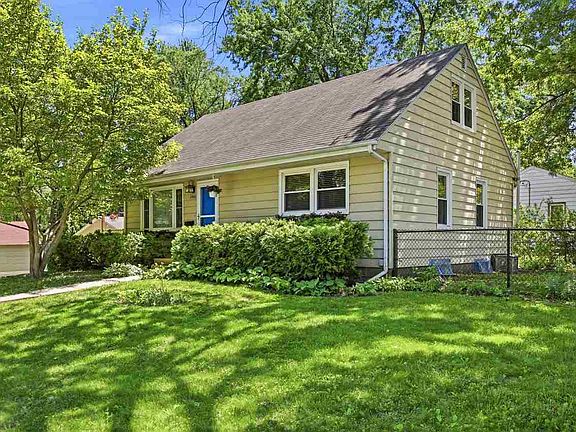 2nd image of 1605 Friendly Ave