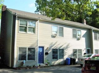23 1/2 W Main St #A, Clinton, NJ 08809