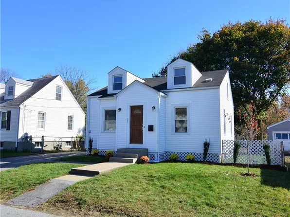 21 Cornell Ave E, Rumford, RI 02916