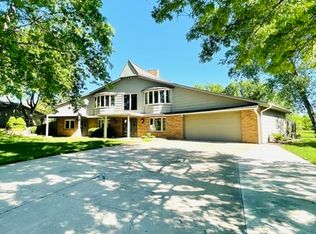 7600 SW Oxfordshire Rd, Topeka, KS 66614