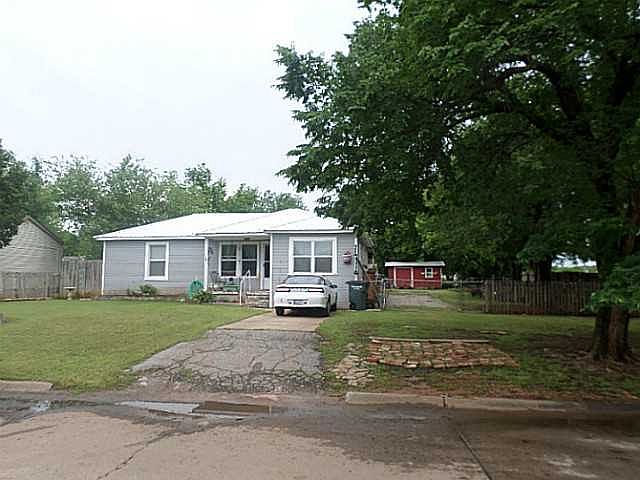 1st image of 3000 SE 18th Pl