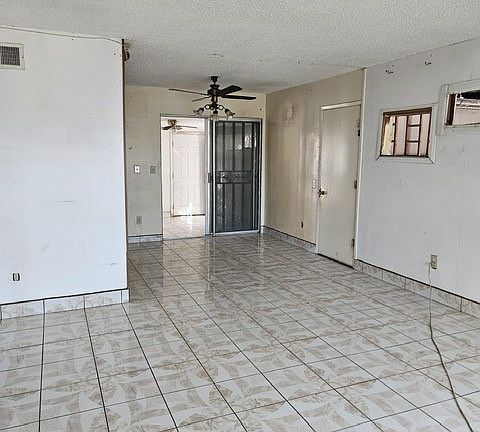 4th image of 847 S Forest Ave