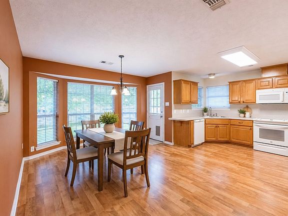 4th image of 4802 Treadgold Ln
