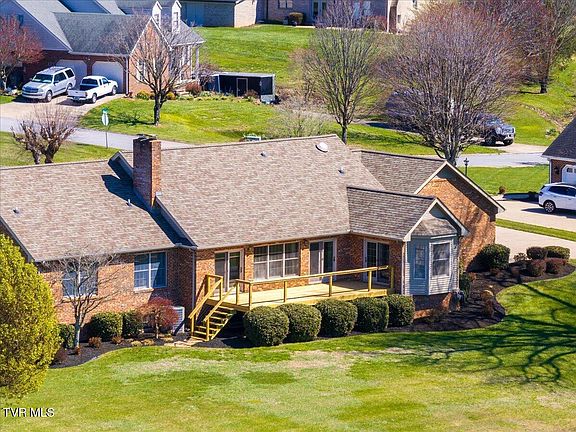 5th image of 185 Appian Way