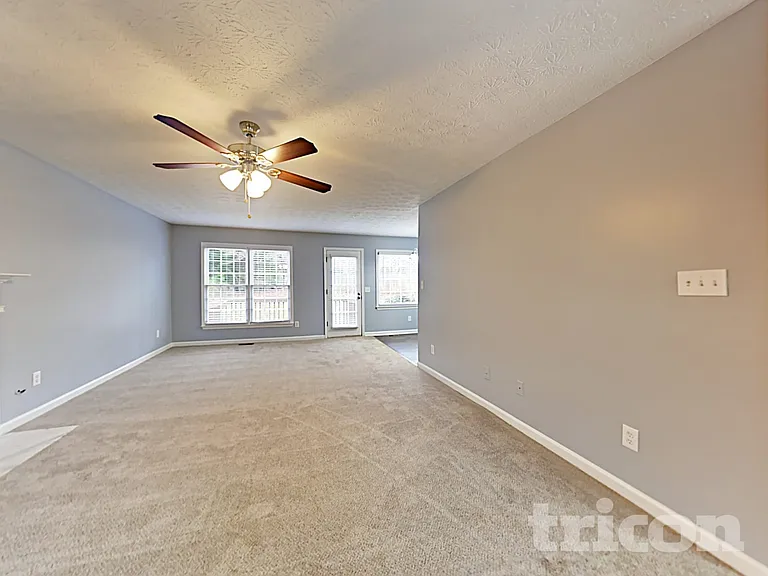 313 Willow Bend Dr — Photo 5