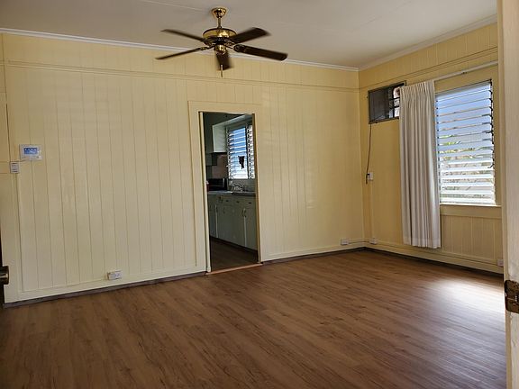 2nd image of 2027 Metcalf St