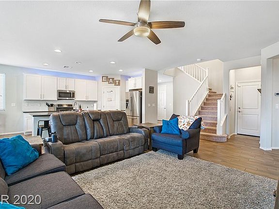 4th image of 820 Lower Lake Ct