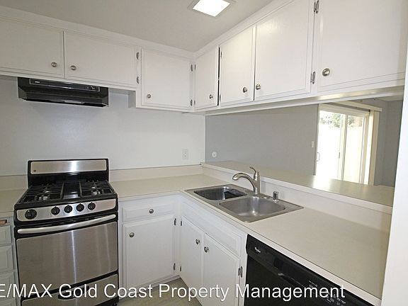 3rd image of 2409 Bayshore Ave