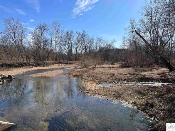 33211 Hairpin Dr, Edwards, MO 65326