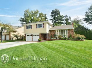 14 Reed Dr, Roslyn, NY 11576