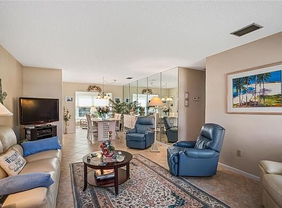 3rd image of 1092 Forest Lakes Dr
