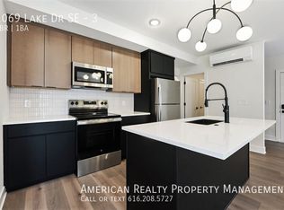 1069 Lake Dr SE #3, Grand Rapids, MI 49506