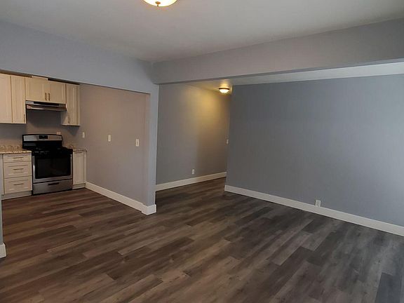 3rd image of 1970 Pine Ave #6