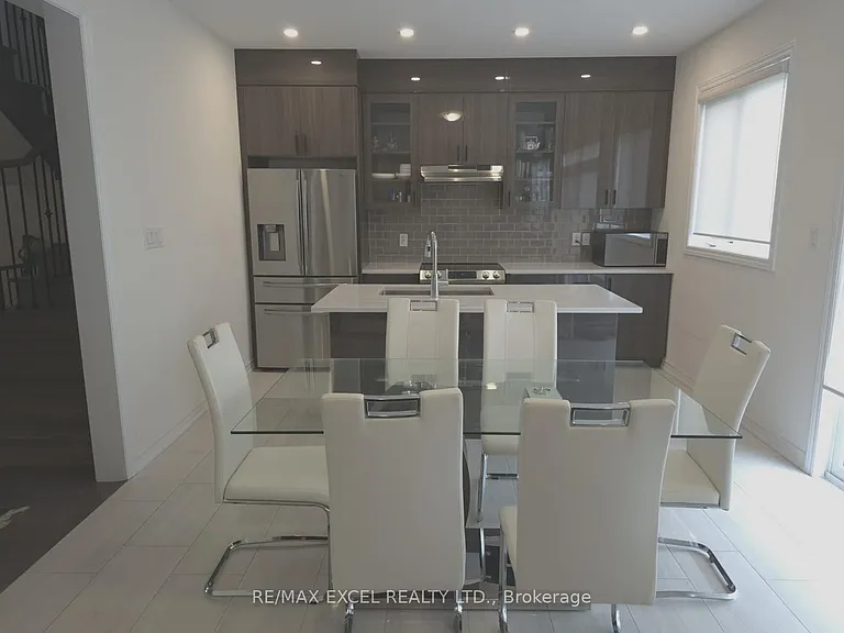 42 Simona Ave — Photo 8