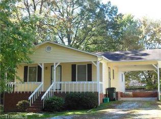10 Hodges Dr, Thomasville, NC 27360