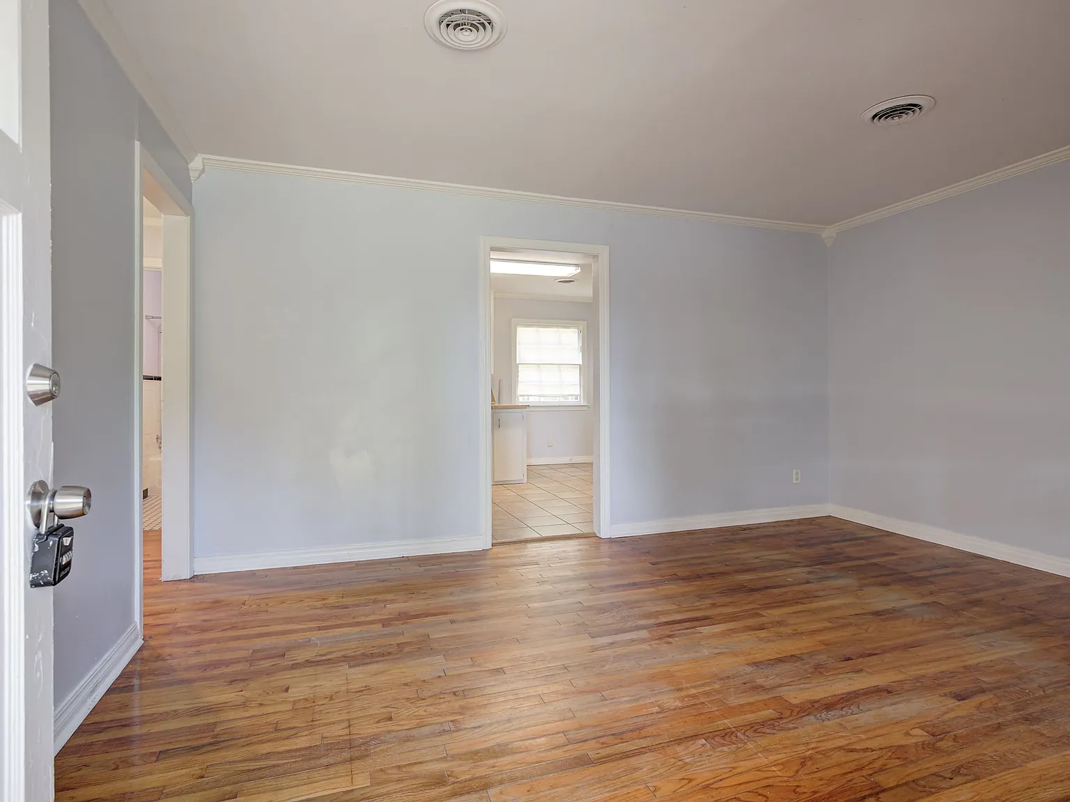 912 Garver Street - 1 — Photo 2