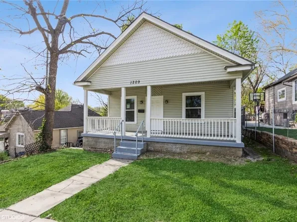 1209 Lowell Ave, Kansas City, KS 66102
