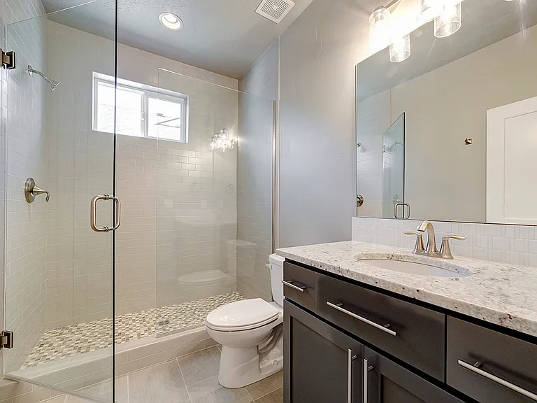 3008 E Shadowbluff St — Photo 14