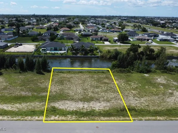 22 NE 9th St, Cape Coral, FL 33909