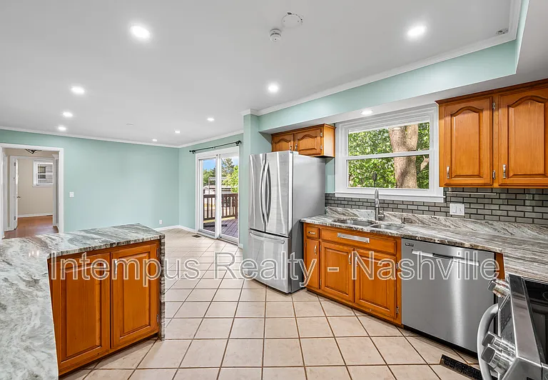 7020 Bonnamere Dr — Photo 5