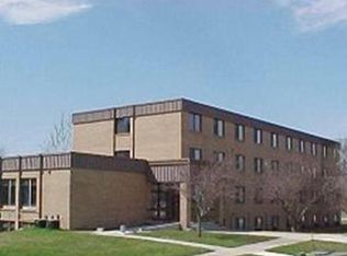 634 Academy Cir #104, Nevada, IA 50201