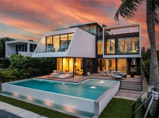 1369 N Venetian Way, Miami Beach, FL 33139