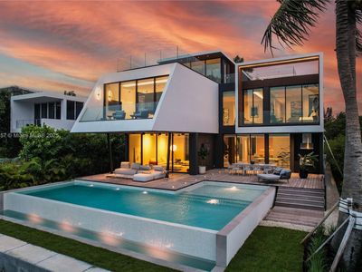 1369 N Venetian Way, Miami Beach, FL, 33139