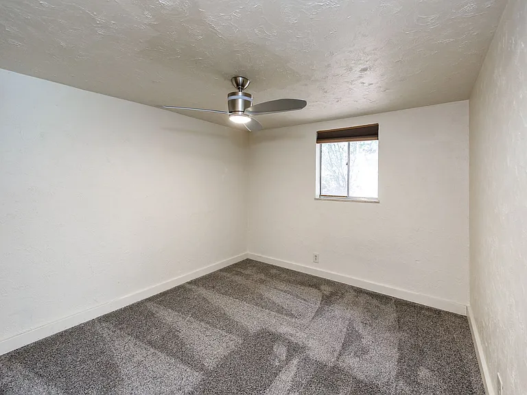 37 Delaware Rd — Photo 4