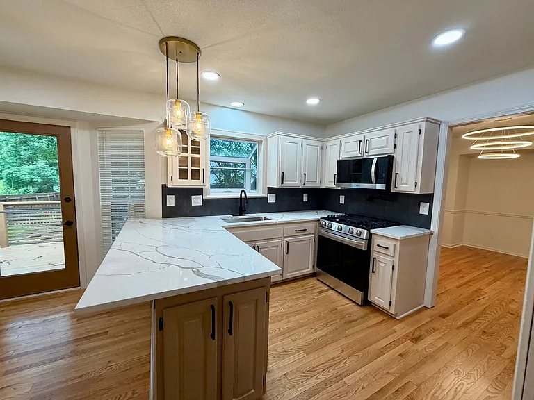 14776 S Alden St — Photo 8