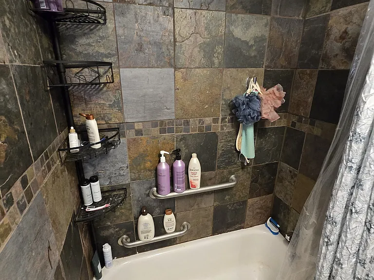 403 23rd St #10 — Photo 7