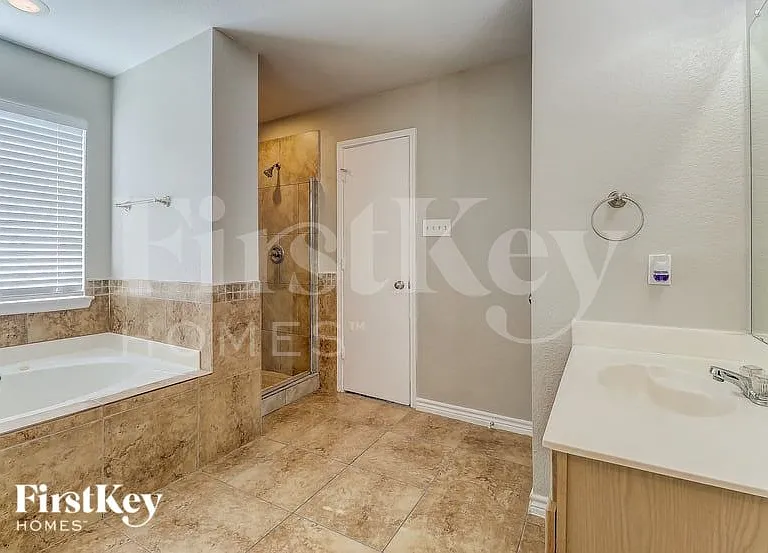3001 Creekbend Ct — Photo 10