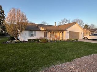 155 Bay Shore Dr, Bay City, MI 48706