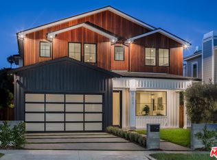 1018 S Gretna Green Way, Los Angeles, CA 90049