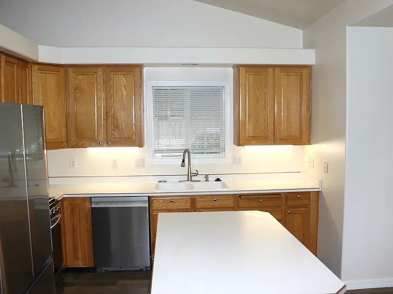 1328 E Hunter Dr — Photo 5