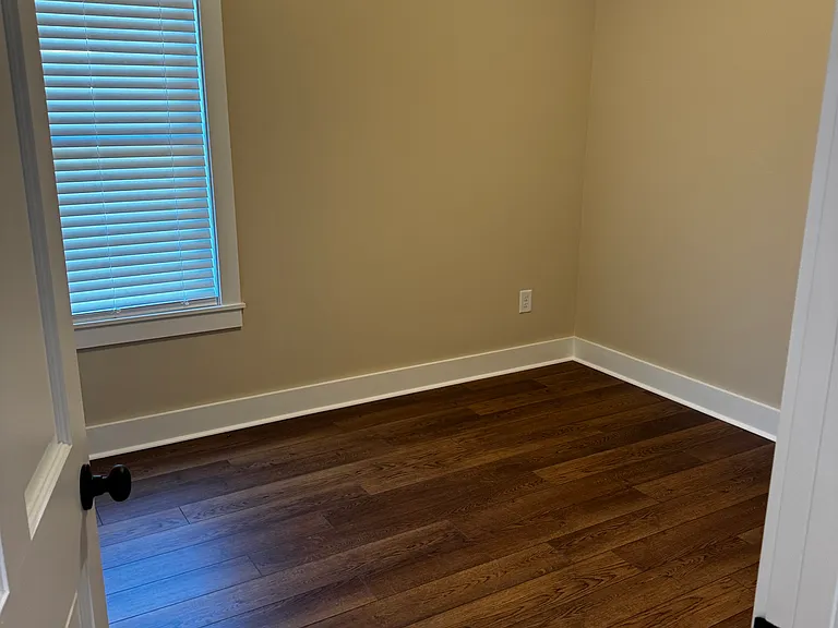421 Reeves Ave — Photo 9