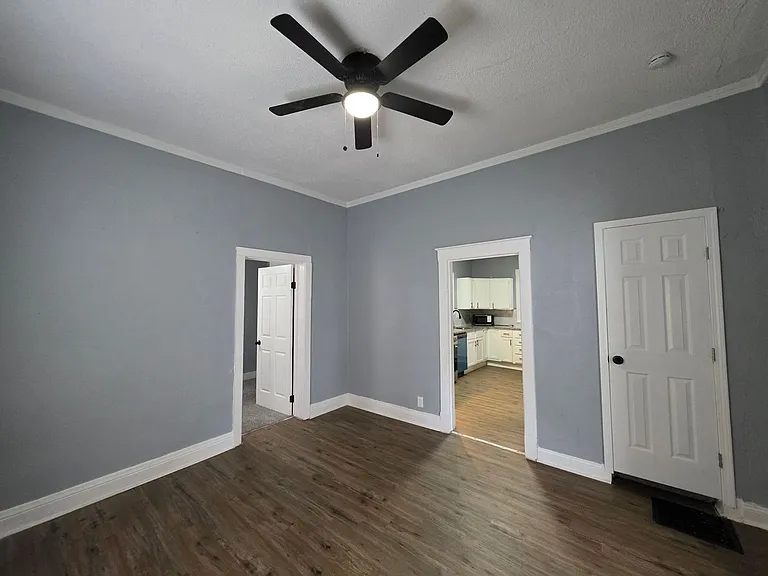 2534 Norton Ave — Photo 7