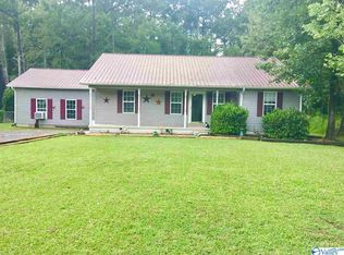 2404 Crockett Cir, Guntersville, AL 35976