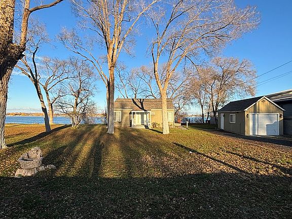 2nd image of 2165 Westshore Dr NE
