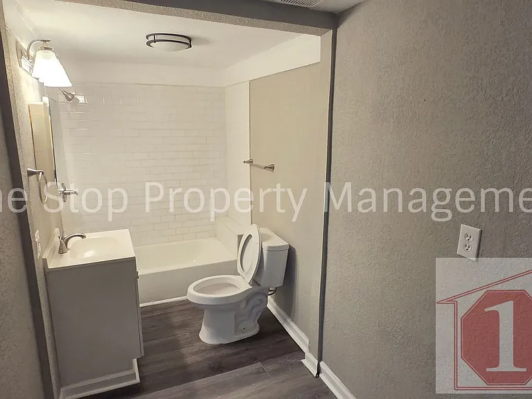 2821 Wabash Ave — Photo 37