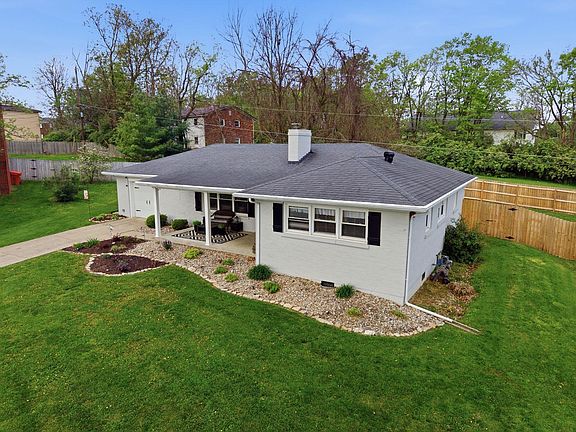 3rd image of 105 Taylor Dr