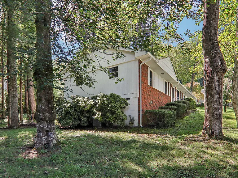 325 Comet Dr — Photo 41