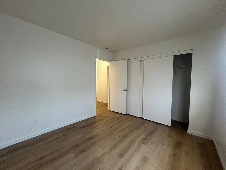 Santanna Apartments — Photo 13