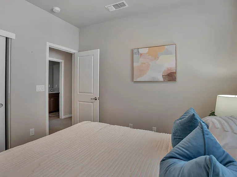 1618 Pagoda Ln — Photo 14